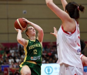  中国女篮热身赛，大比分击败澳大利亚练兵