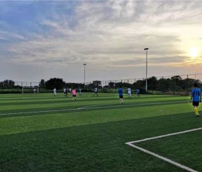  友谊赛演绎攻守大战，双方奉献精彩对攻