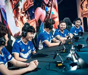  国际电竞巅峰对决，中外高手狭路相逢