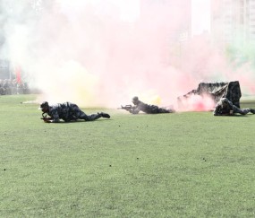  布斯塔红土场地展现泥地之王本色