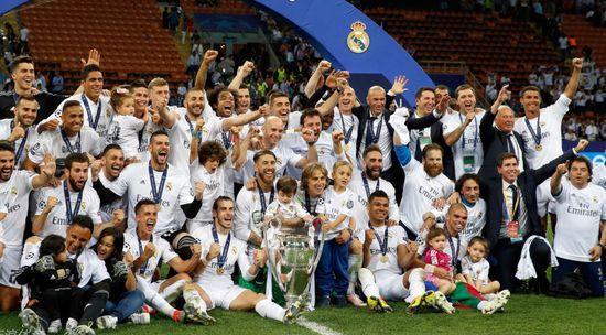  欧冠小组赛抽签出炉，死亡之组引发热议