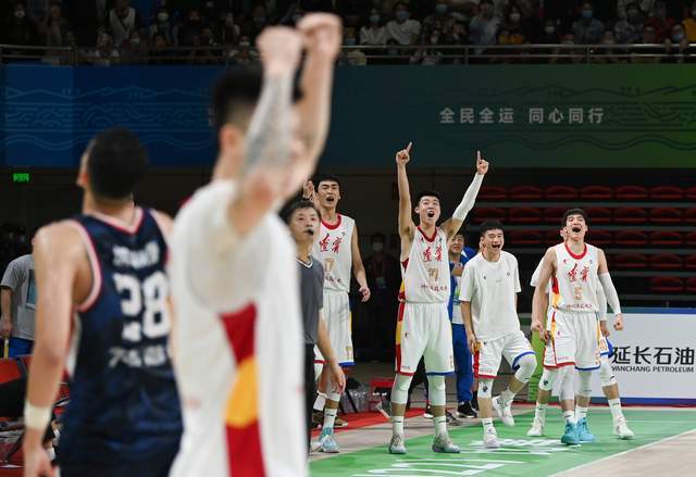  辽宁男篮加时险胜广东斩获三连冠