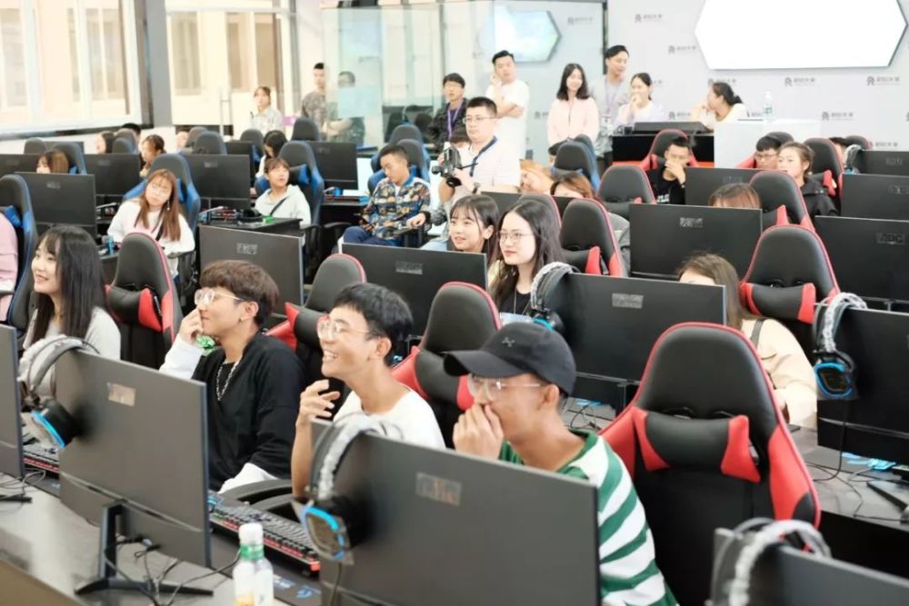  电竞教育纳入高校，专业课程培养人才