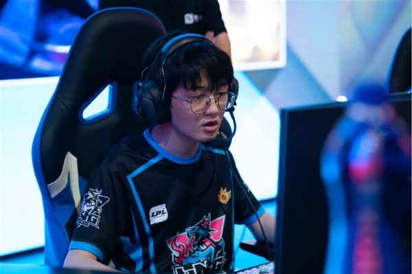  替补选手临危受命，临场发挥惊艳众人  