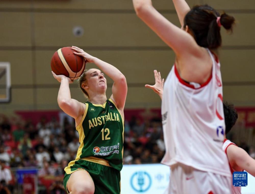  中国女篮热身赛，大比分击败澳大利亚练兵