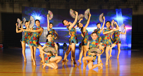  篮球文化节开幕，街头艺术与运动完美融合