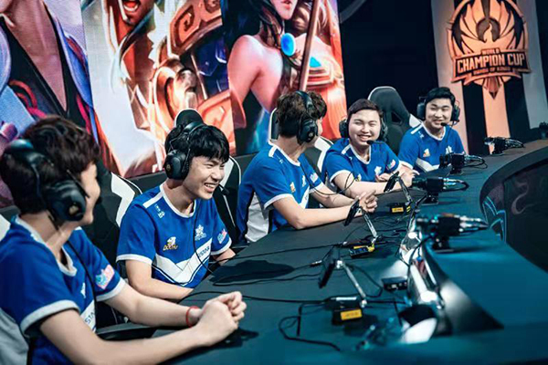  国际电竞巅峰对决，中外高手狭路相逢